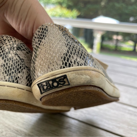 Taos Onwards Lace Up Snakeskin Pattern Leather Sneakers Women Size 9.5 - Picture 6 of 8